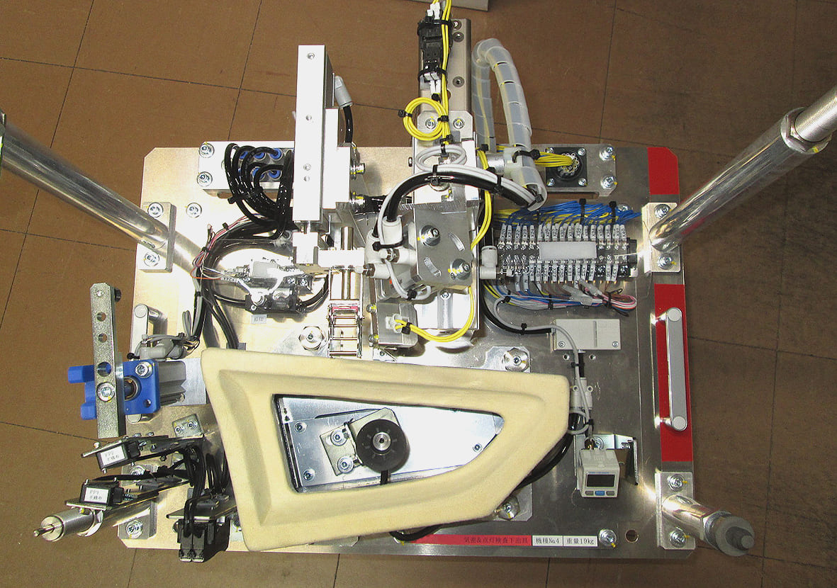 反転受け治具ｾｰﾑ革貼付